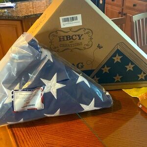 NEW flag 🇺🇸 & display case still in box